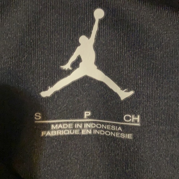 Jordan U of M long sleeve - Picture 2 of 3